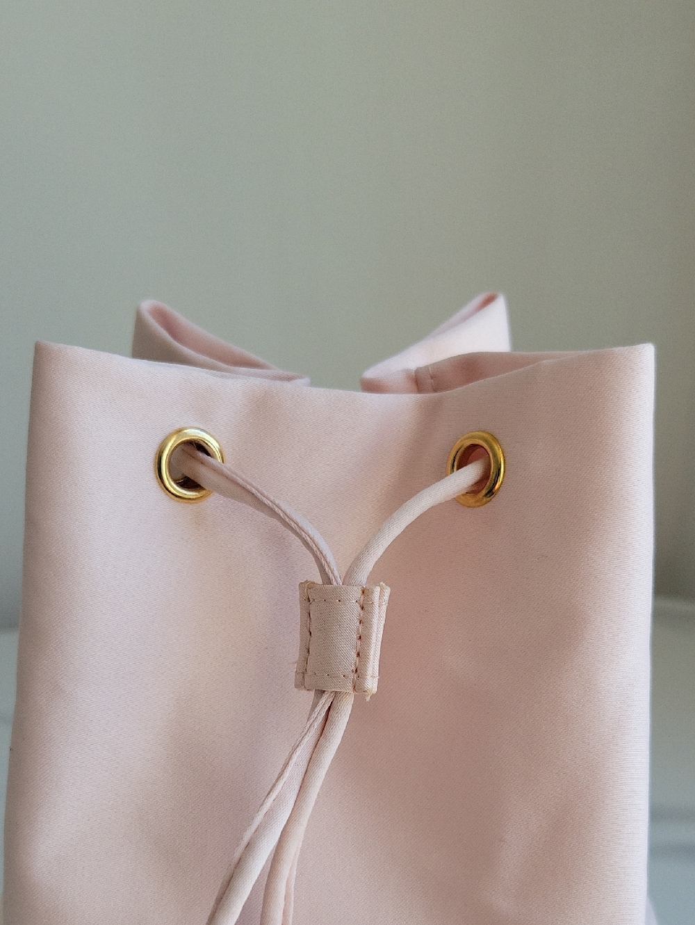Prada Parfums Soft Pink Drawstring Bucket Comestic Bag - Picture 9 of 13